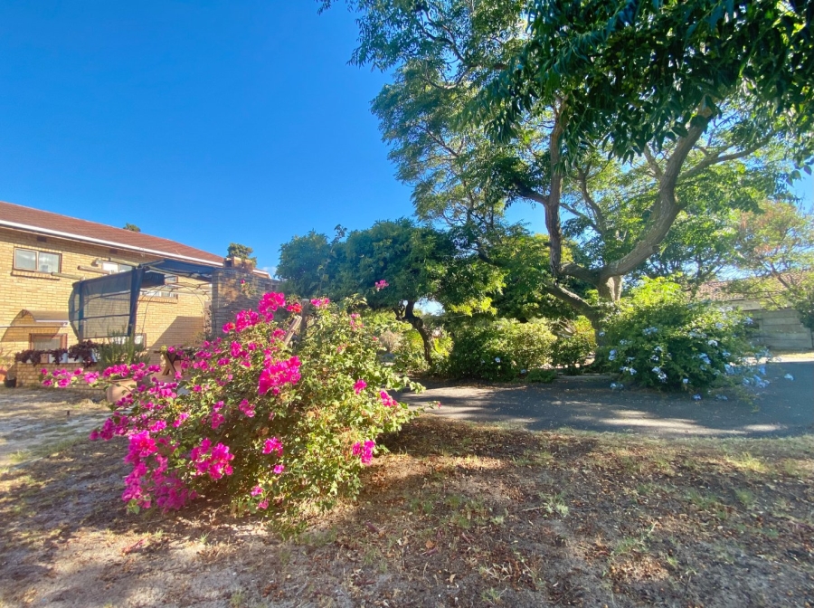 4 Bedroom Property for Sale in Table View Western Cape